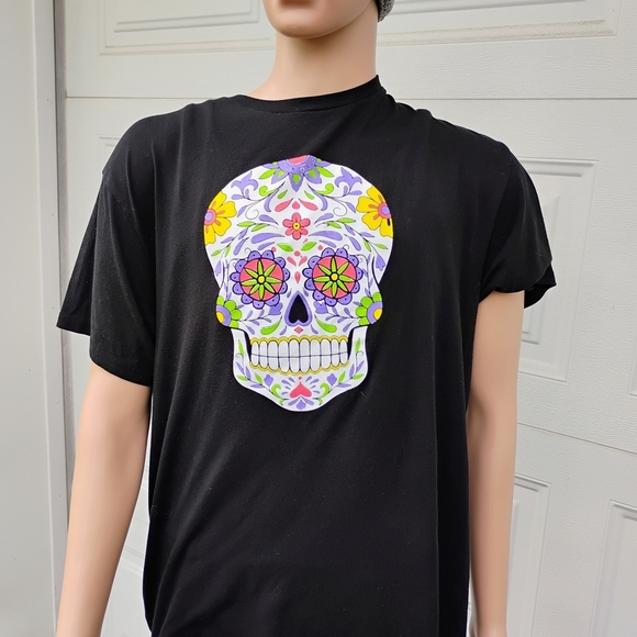 Black T-Shirt with Colorful Skull Design - Picture 2 of 2
